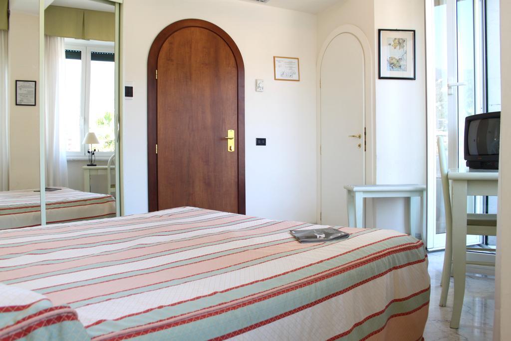רקו Hotel Elena מראה חיצוני תמונה