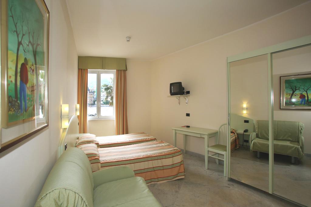 רקו Hotel Elena מראה חיצוני תמונה
